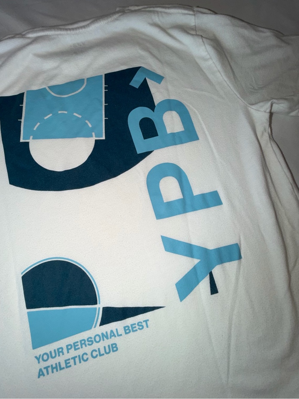 Abercrombie & Fitch Youth 9/10 White Crew Neck Graphic Tee. 0014